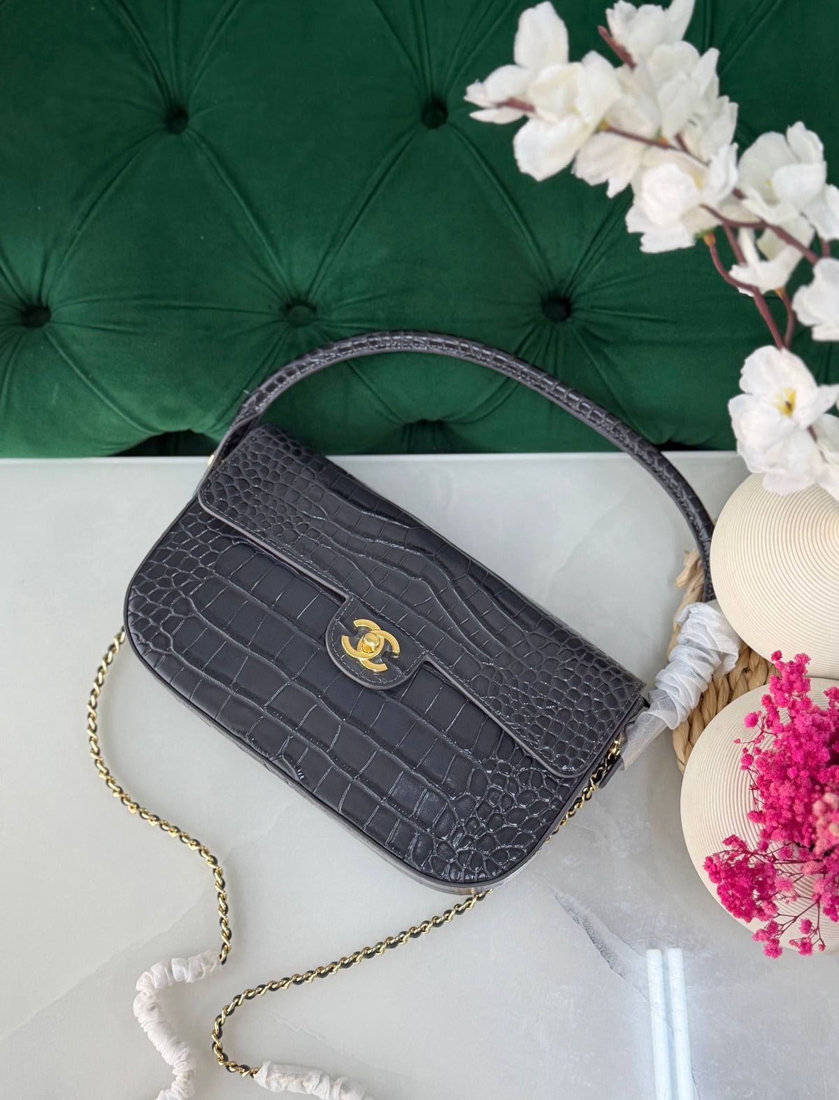 CHANEL✨
Available original box 📦 
With full packing 🎀🎀
Super high quality 💥💥

For Price 👇 WhatsApp✅
0568585901 
0507557372
0552275751 Owner Zain 👌

Zain283
♥️♥️♥️