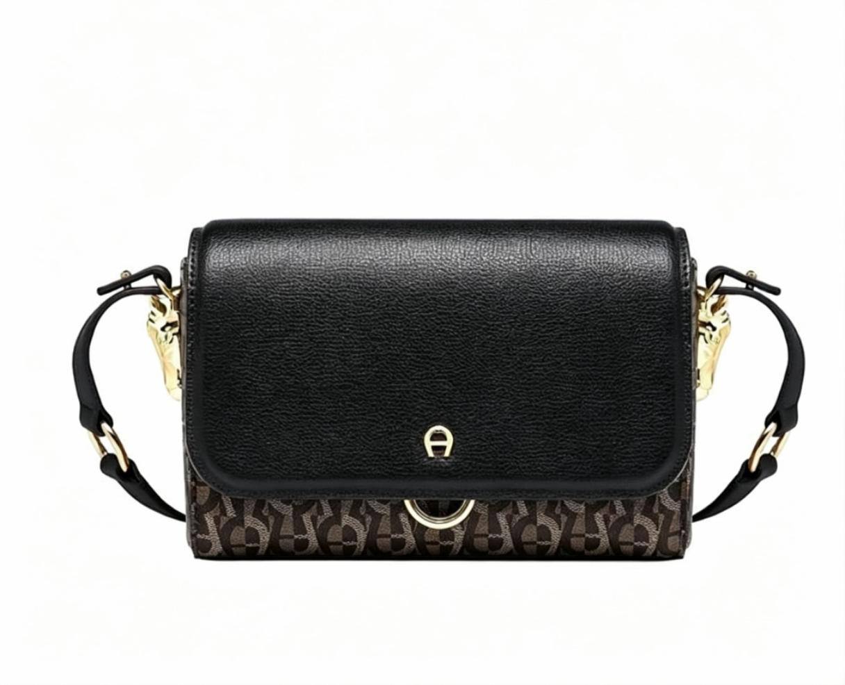 Aigner
95 dhs✅

with box
🎁🎁🎁

Size:20/8/15

Zain07
♥️♥️♥️
