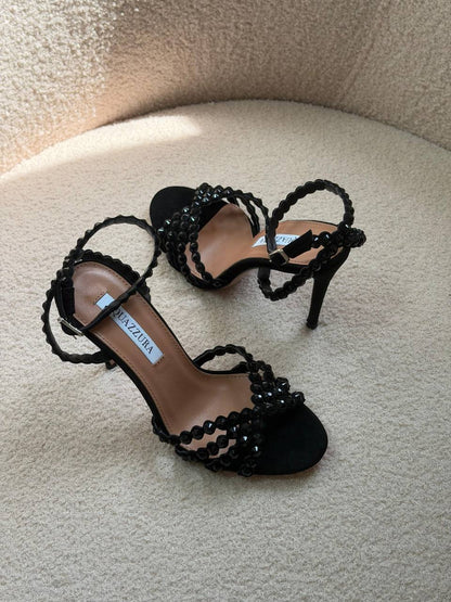 Aquazzura
𝑨𝑨𝑨 𝑸𝑼𝑨𝑳𝑰𝑻𝒀
𝑺𝑰𝒁𝑬 {36 𝒕𝒐 42}
𝑯𝑬𝑬𝑳 10.5 𝑪𝑴
470 dhs✅

Zain81
♥️♥️♥️