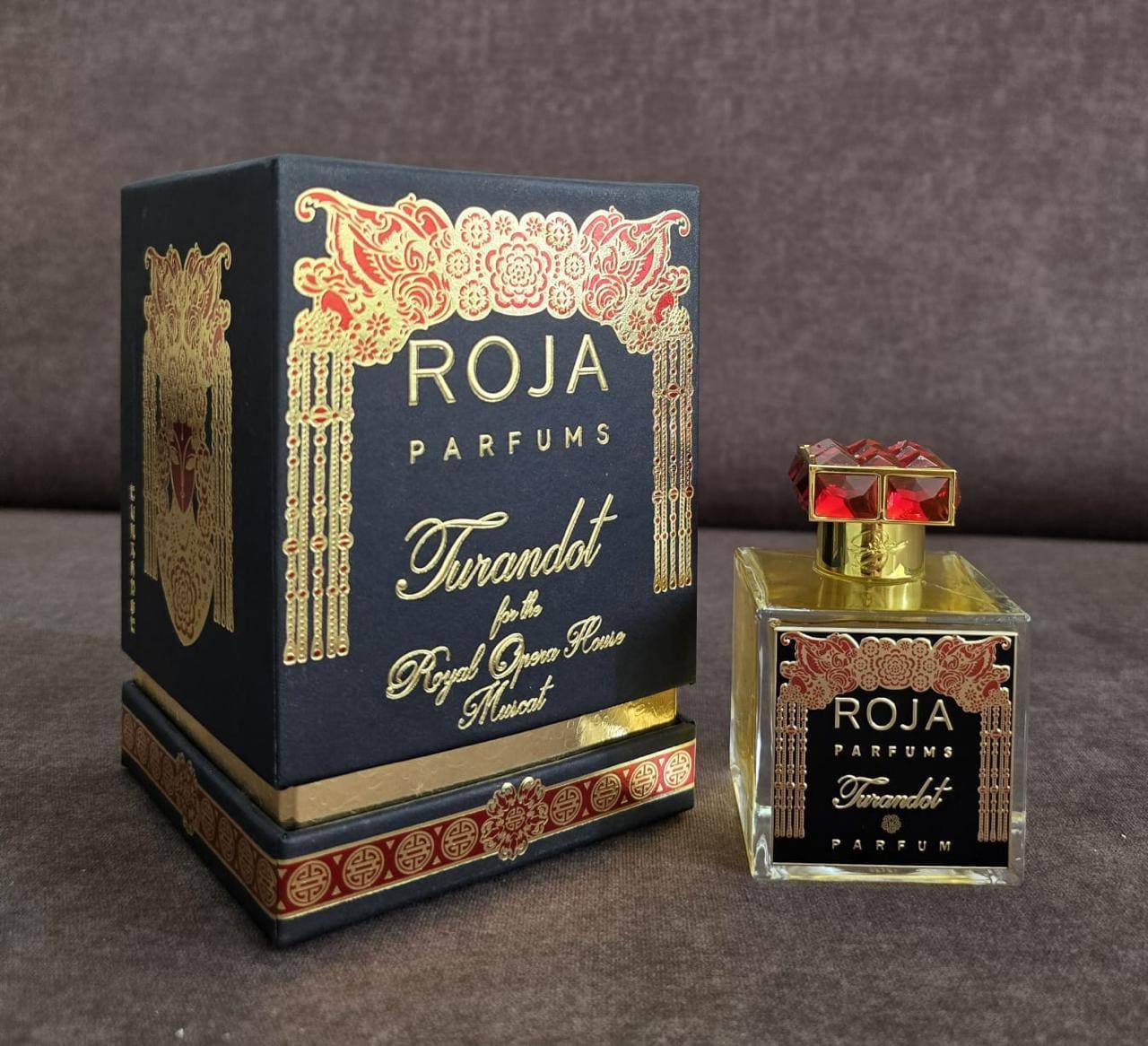 ROJA 
60 dhs💓

Zain01
♥️♥️♥️