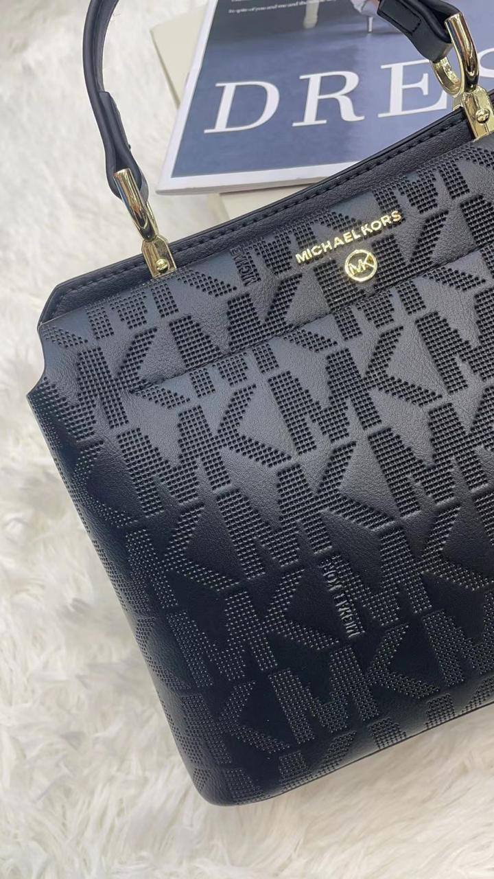 MK
105 dhs🪙💕

Zain143
♥️♥️♥️