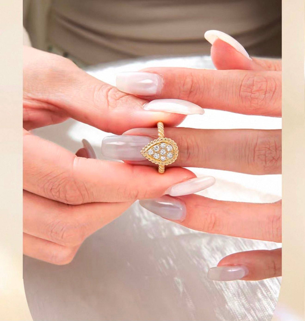 BOUCHERON 
Ring 💍 available size👇
6,7,8,9
Master quality 💯
With normal boxes 📦 
45 dhs🇦🇪🇦🇪

With master box 🗃️ 
125 dhs🇦🇪🇦🇪

Zain216
♥️♥️♥️