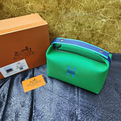 Hermes 
95 dhs🌺 

with box
🎁🎁🎁

Zain235
♥️♥️♥️