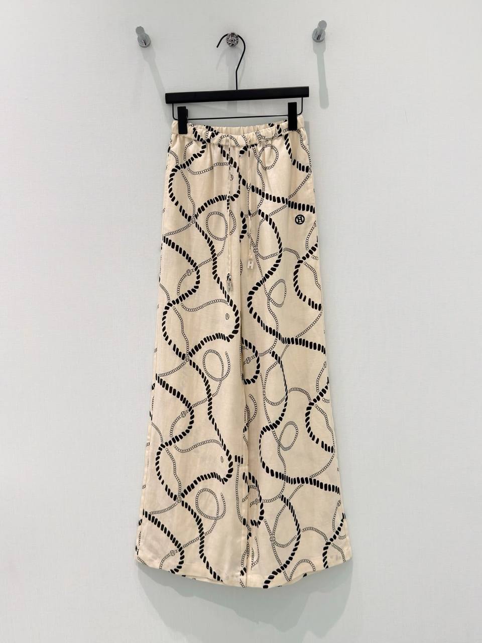 HERMES
Women’s Linen Pants
Master Quality 
SML
280 dhs✅

Zain276
♥️♥️♥️