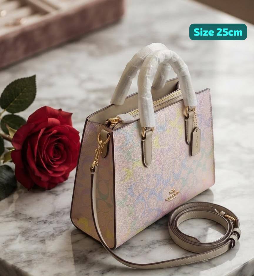 Coach

Best quality

No box’s

90 DHS🇦🇪🇦🇪

size 25cm

Zain158
♥️♥️♥️
