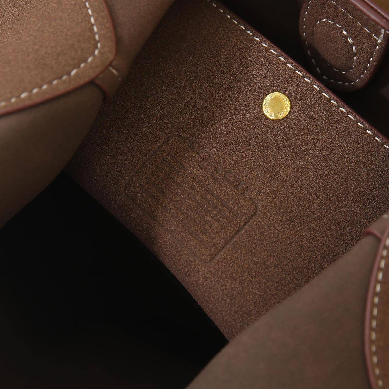 COACH ʜᴏʙᴏ ᴛᴏᴛᴇʙᴀɢ
sᴜᴀᴅᴇ ʟᴇᴀᴛʜᴇʀ ᴍᴀᴛᴇʀɪᴀʟ
ᴡɪᴛʜ ᴛᴏʏ ᴄʜᴀɪɴ 
ɢᴏʟᴅ ʜᴀʀᴅᴡᴀʀᴇ
sɪᴢᴇ: 34 cm ( ʟᴀʀɢᴇ )
NO BOX ɪɴᴄʟᴜᴅᴇ

95 dhs💓

Zain31
♥️♥️♥️