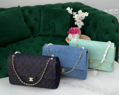 CHANEL✨
Size: 38Cm💥
Available original box 📦 
With full packing 🎀🎀
Super high quality 💥💥

For Price 👇 WhatsApp✅
0568585901 
0507557372
0552275751 Owner Zain 👌

Zain283
♥️♥️♥️