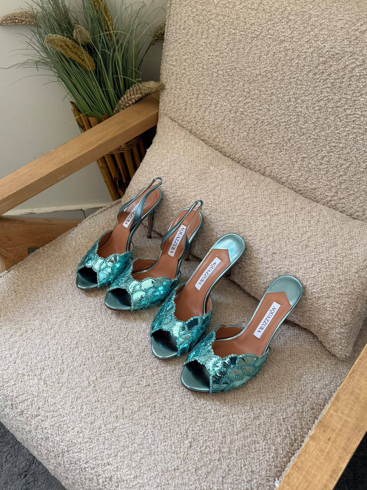 AQUAZZURA 

𝐀𝐯𝐚𝐢𝐥𝐚𝐛𝐥𝐞 𝐍𝐨𝐰

𝐒𝐢𝐳𝐞𝐬: 𝟑𝟔 — 𝟒𝟏
500 dhs🇦🇪🇦🇪

Zain298
♥️♥️♥️
