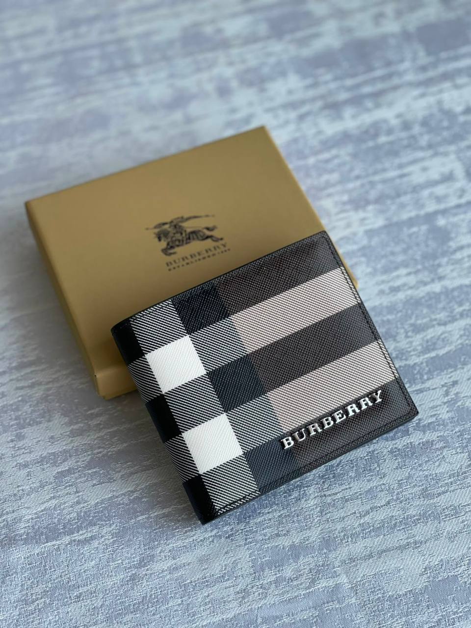DIOR - Burberry

*Mens Wallet*
*Master Quality*

230 dhs✅

Zain179
♥️♥️♥️