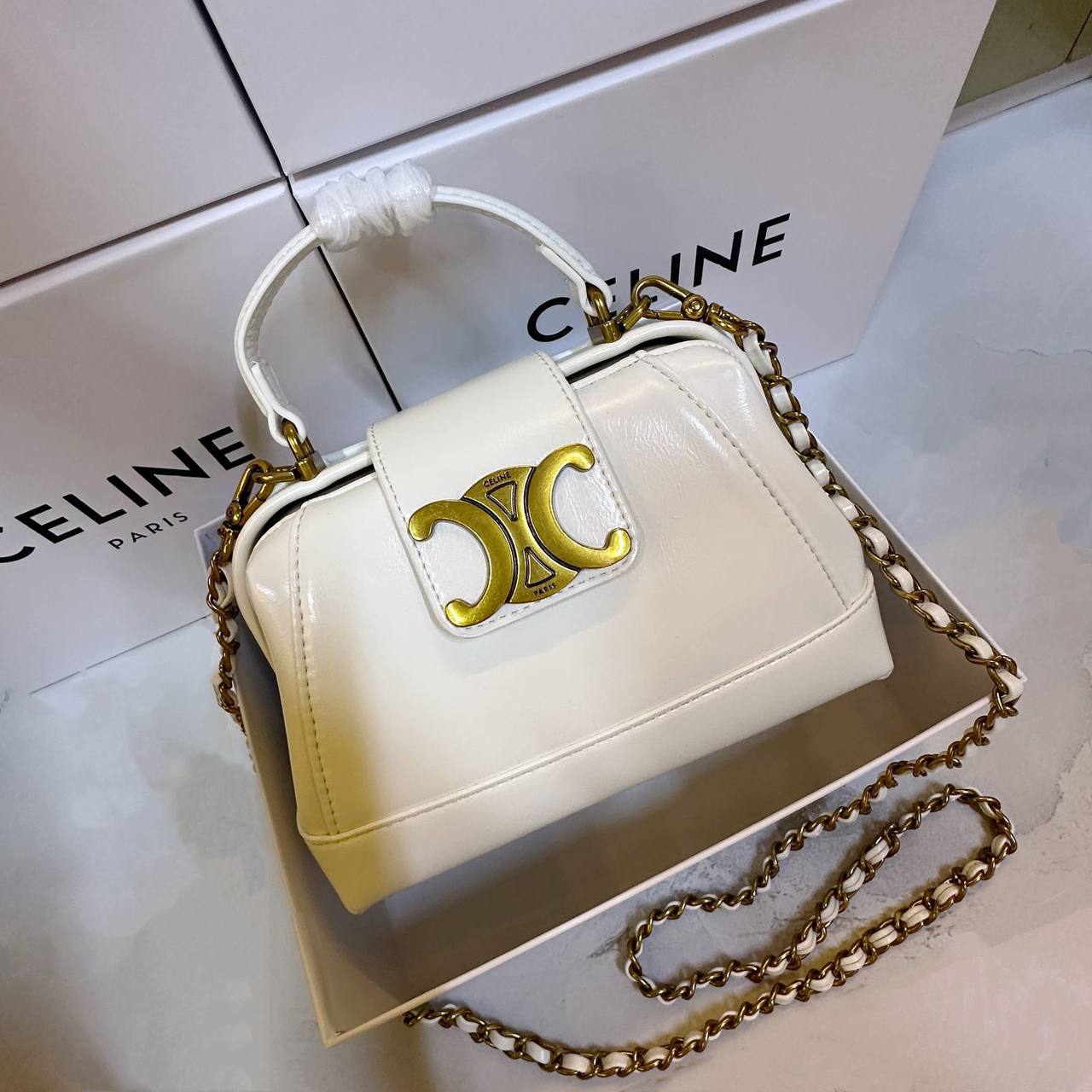 CELINE 
NEW CAME HIGH QUALITY 
WITH BOX 
🎁🎁🎁

125 dhs🇦🇪

Zain39
♥️♥️♥️
