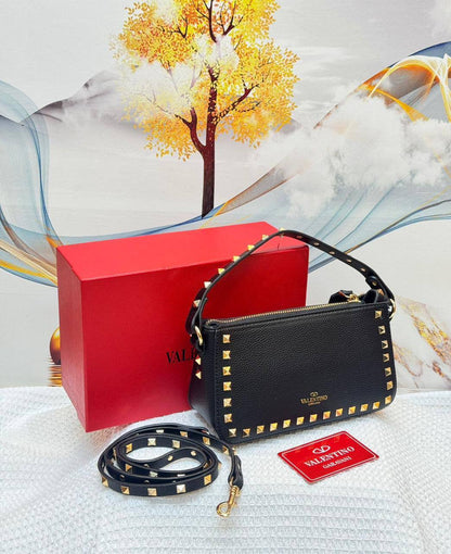 Valentino
Best quality
With box’s
🎁🎁🎁

115 dhs❣️
size 21cm

Zain158
♥️♥️♥️