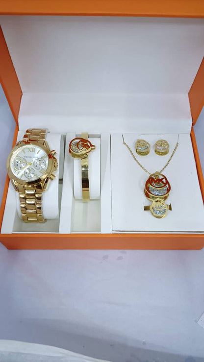 Mk ladies Set 

with box 
🎁🎁🎁

90 dhs❤️

Zain08
♥️♥️♥️