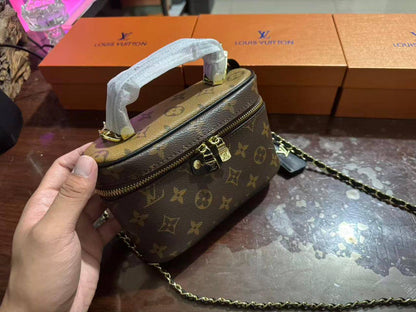 LV
New Model
90 dhs💓

with box🎁🎁🎁

Good Quality

Zain177
♥️♥️♥️