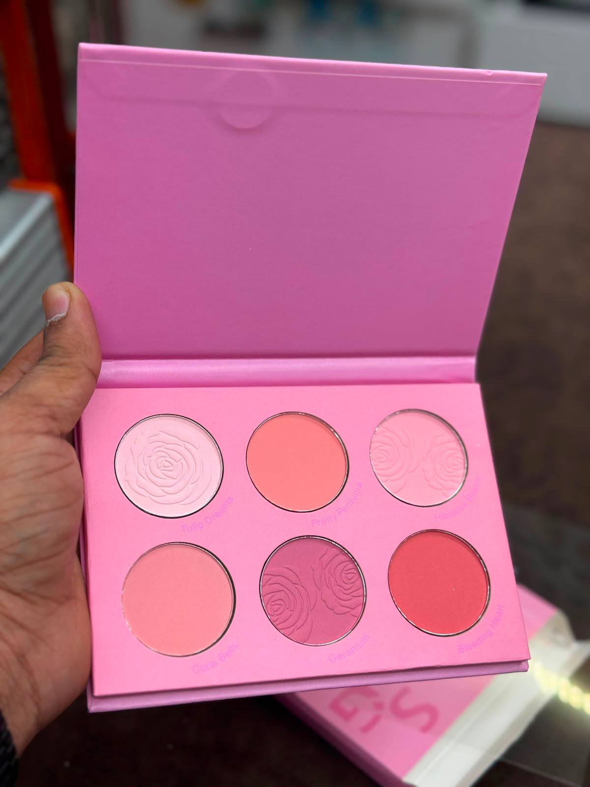 Makeup 
Any Pc
25 dhs✅

Zain49
♥️♥️♥️