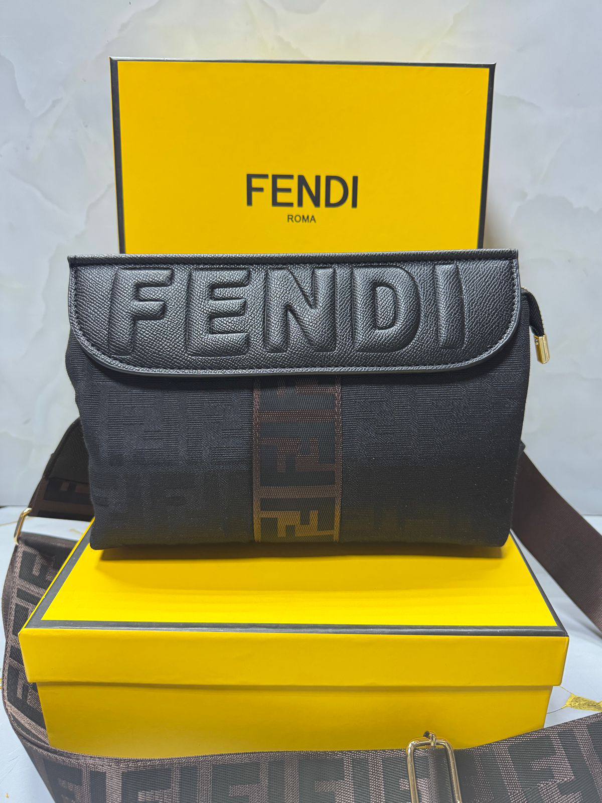 Dior
Fendi
Gucci

Withbox

85 dhs🇦🇪🇦🇪

Zain136
Zain50
♥️♥️♥️