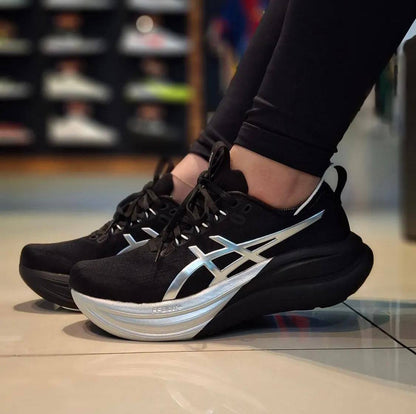 ASICS Gel Nimbus 28 , master 
Size 36 to 45 , 
250 dhs✅

Zain196
♥️♥️♥️