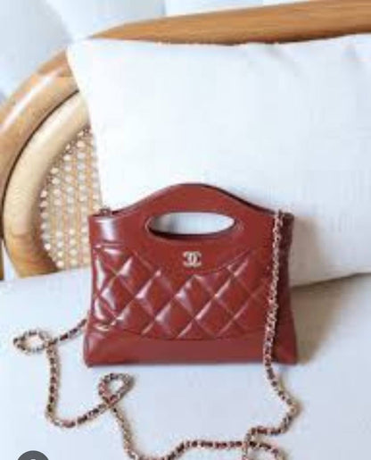 Chanel
⚡21cm
95 dhs✅
⚡with box🎁🎁🎁

Zain118
♥️♥️♥️