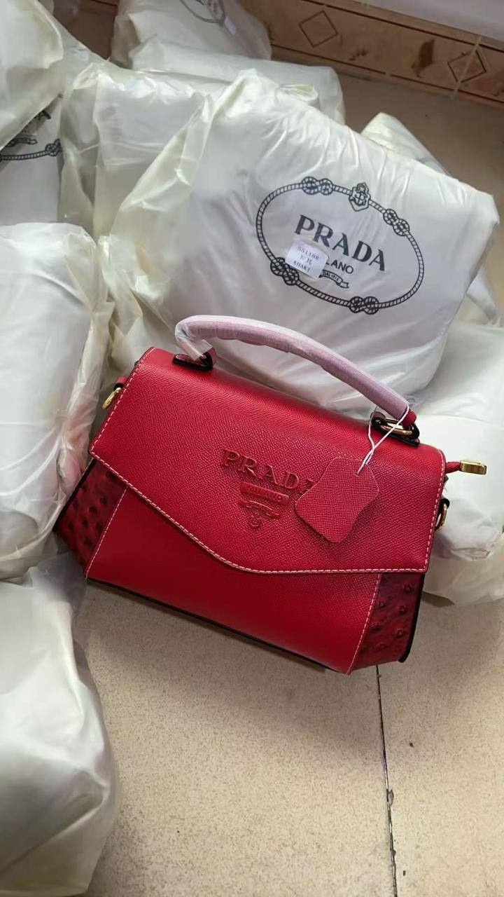 Prada
110 dhs💓

Zain143
♥️♥️♥️