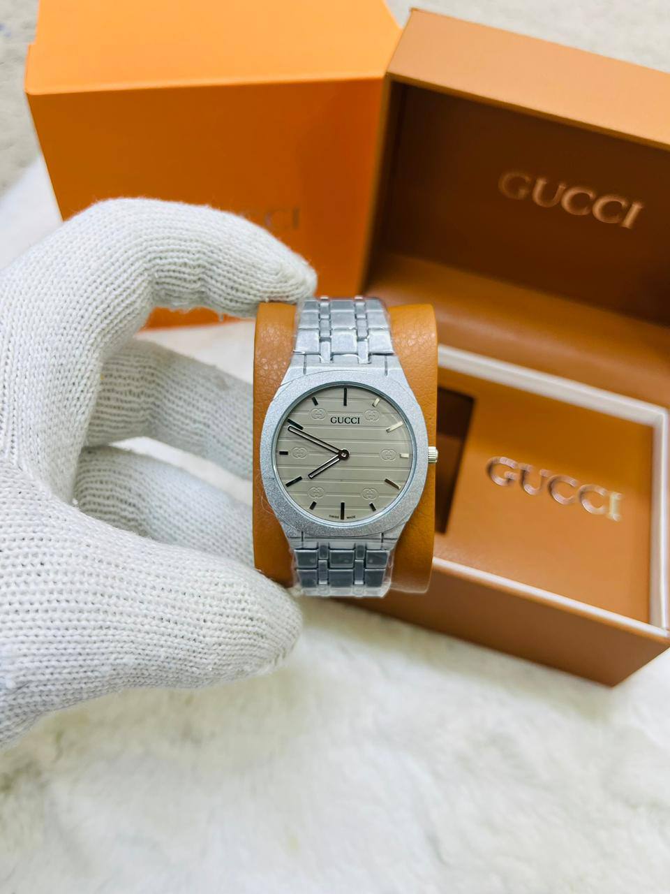 Gucci Men
*Slim watch*
60 dhs🪙💚

Zain29
♥️♥️♥️