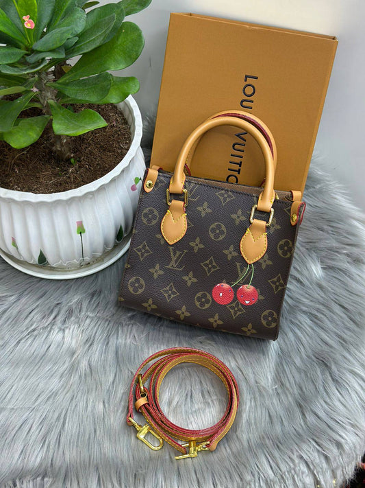 LV
SIZE  ……… 18CM🥰
90 dhs🪙🌨️

with BOX🌷
🎁🎁🎁

Zain244
♥️♥️♥️