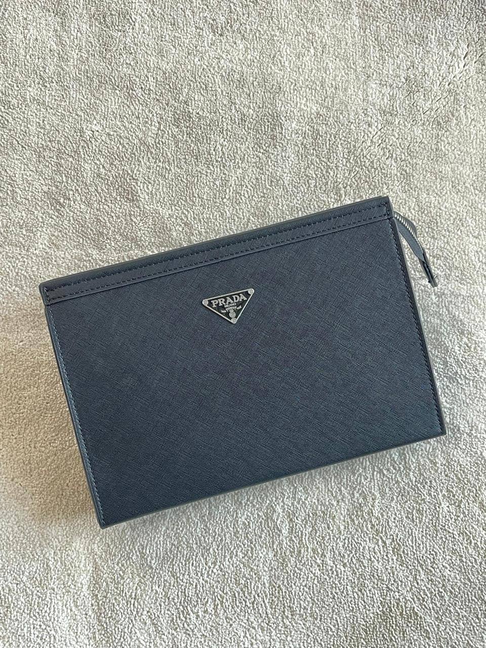 Men Clutch
95 dhs🪙🌨️

Zain33
♥️♥️♥️