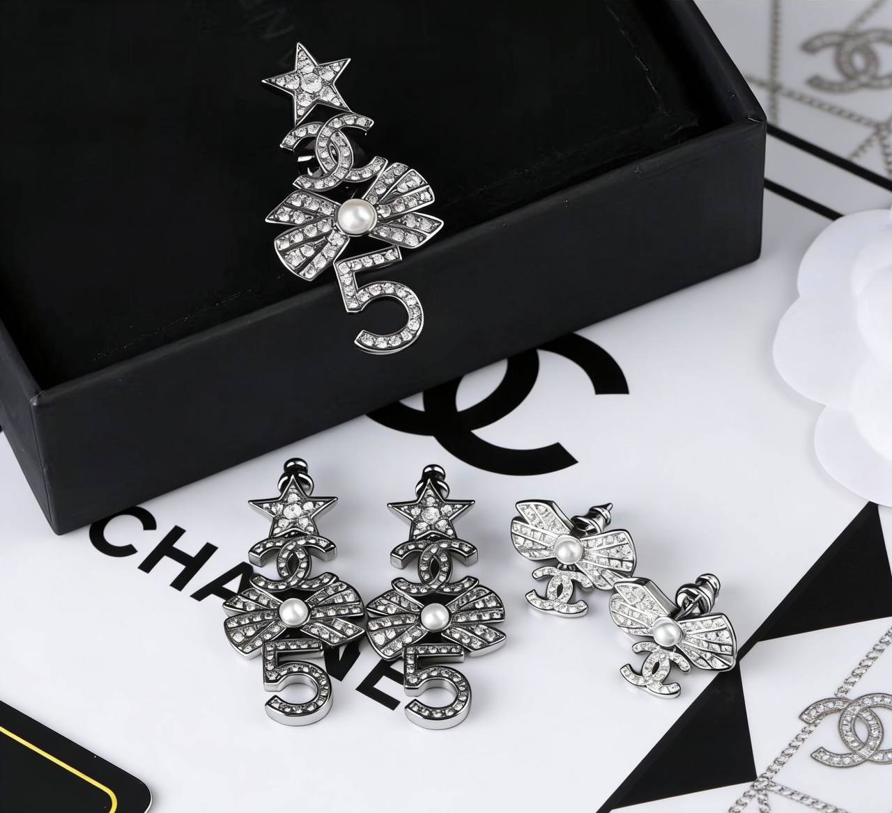 BROOCH 
AND EARRINGS
SET OFFER 💥
75 DHS✅✨💫
WITH BOX AND PAPER BAG🛍️🎁

Zain89
♥️♥️♥️