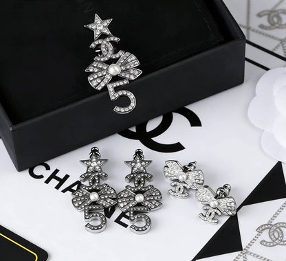 BROOCH 
AND EARRINGS
SET OFFER 💥
75 DHS✅✨💫
WITH BOX AND PAPER BAG🛍️🎁

Zain89
♥️♥️♥️