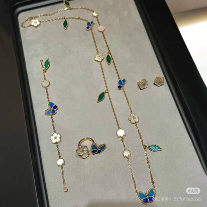 VCA full set ❤️‍🔥*
Necklace ✨
Earring 💥
Bracelet 🐦‍🔥
Ring 💍 free size 🍁
With normal boxes 🗃️ 
310 dhs✅
With master box 📦 
360 dhs✅

Zain216
♥️♥️♥️