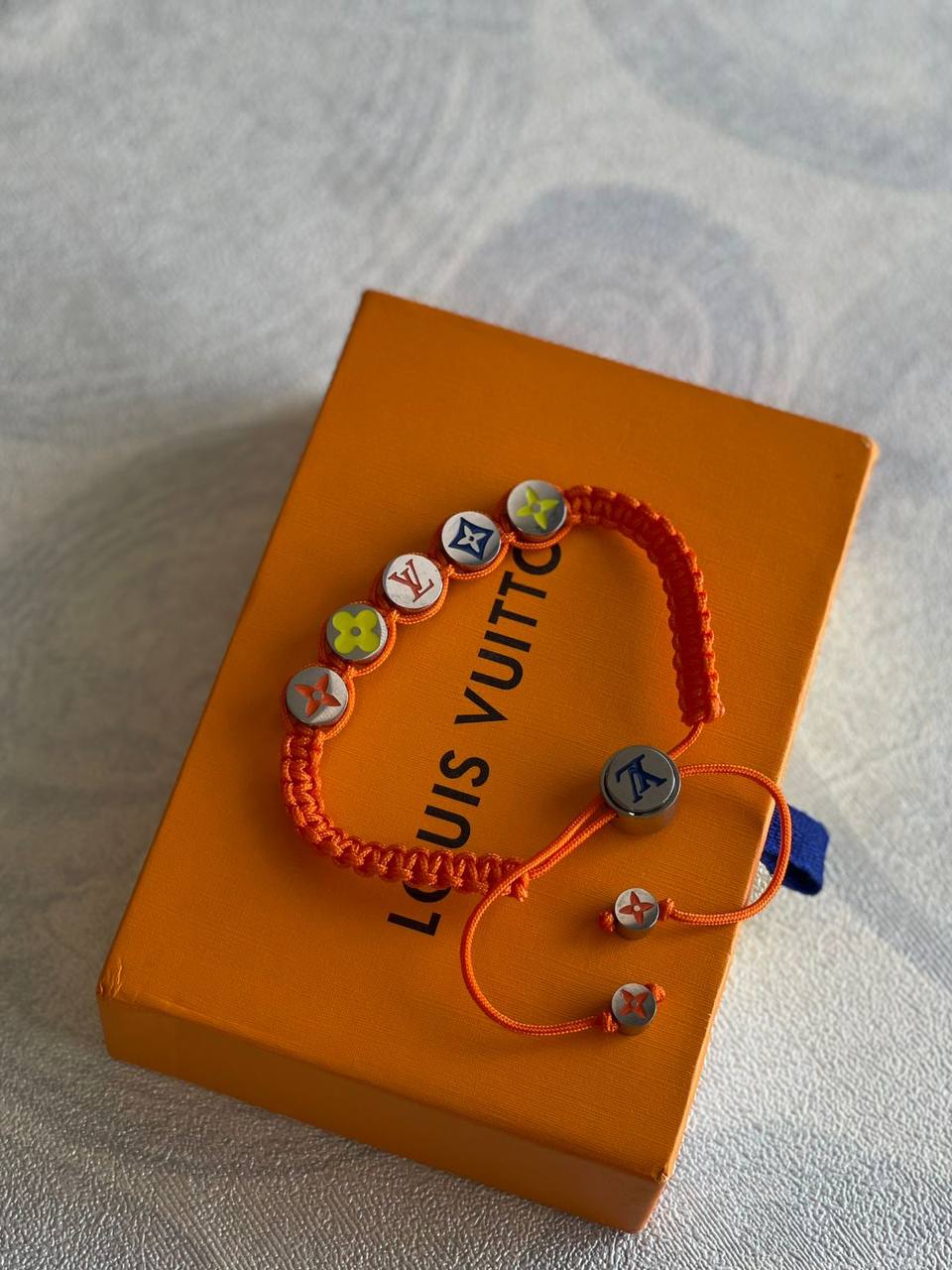 LV
*Bracelet*
*Master Quality*
230 dhs✅

Zain179
♥️♥️♥️