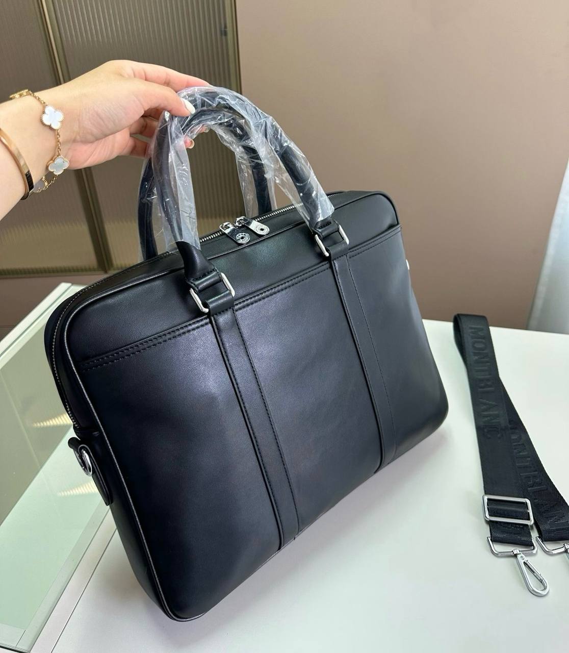 Montblanc 
Laptop bag 
copy one 
250 dhs✅

Zain295
♥️♥️♥️