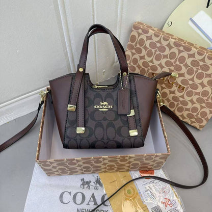 Coach 

with box 🎁
80 dhs

Zain232
♥️♥️♥️
