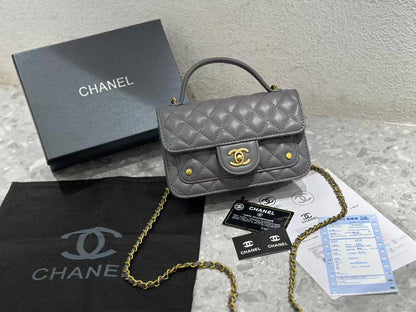 Chanel

with box
🎁🎁🎁

95 dhs🪙🌨️

Zain143
♥️♥️♥️