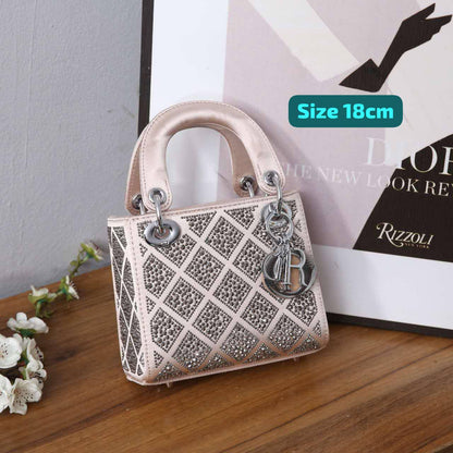 Dior

Good quality 
with box 

125 dhs🇦🇪🇦🇪

Zain186
♥️♥️♥️