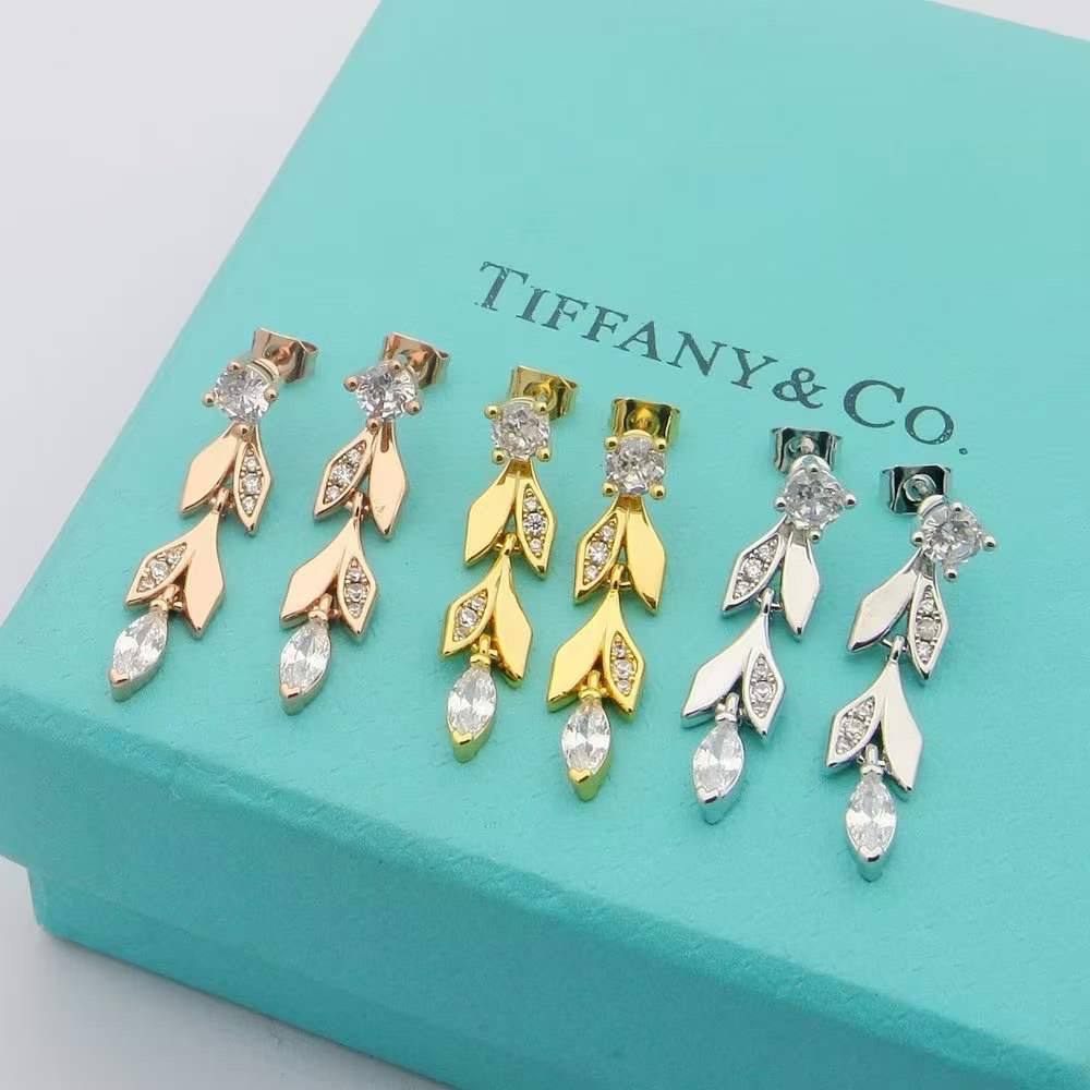 TIFFANY EARRINGSQ
MASTER💫✨
GOLD ROSE GOLD
SILVER
AVAILABLE
60 dhs🇦🇪🇦🇪

WITH BOX AND PAPER BAG🎁🛍️

Zain89
♥️♥️♥️