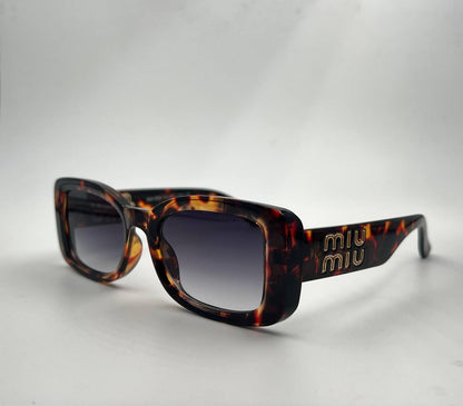 Miu Miu
good quality 💯
With master box 🗃️ 
65 dhs🪙🌨️

Zain273
♥️♥️♥️