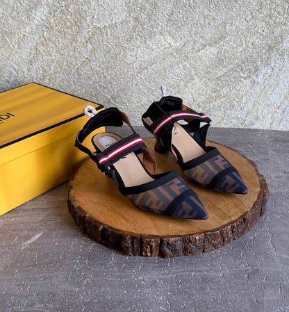 FENDI 
SuperMaster Quality 💯
450 dhs🇦🇪🇦🇪
Size: 36 -41 💥

Zain171
♥️♥️♥️