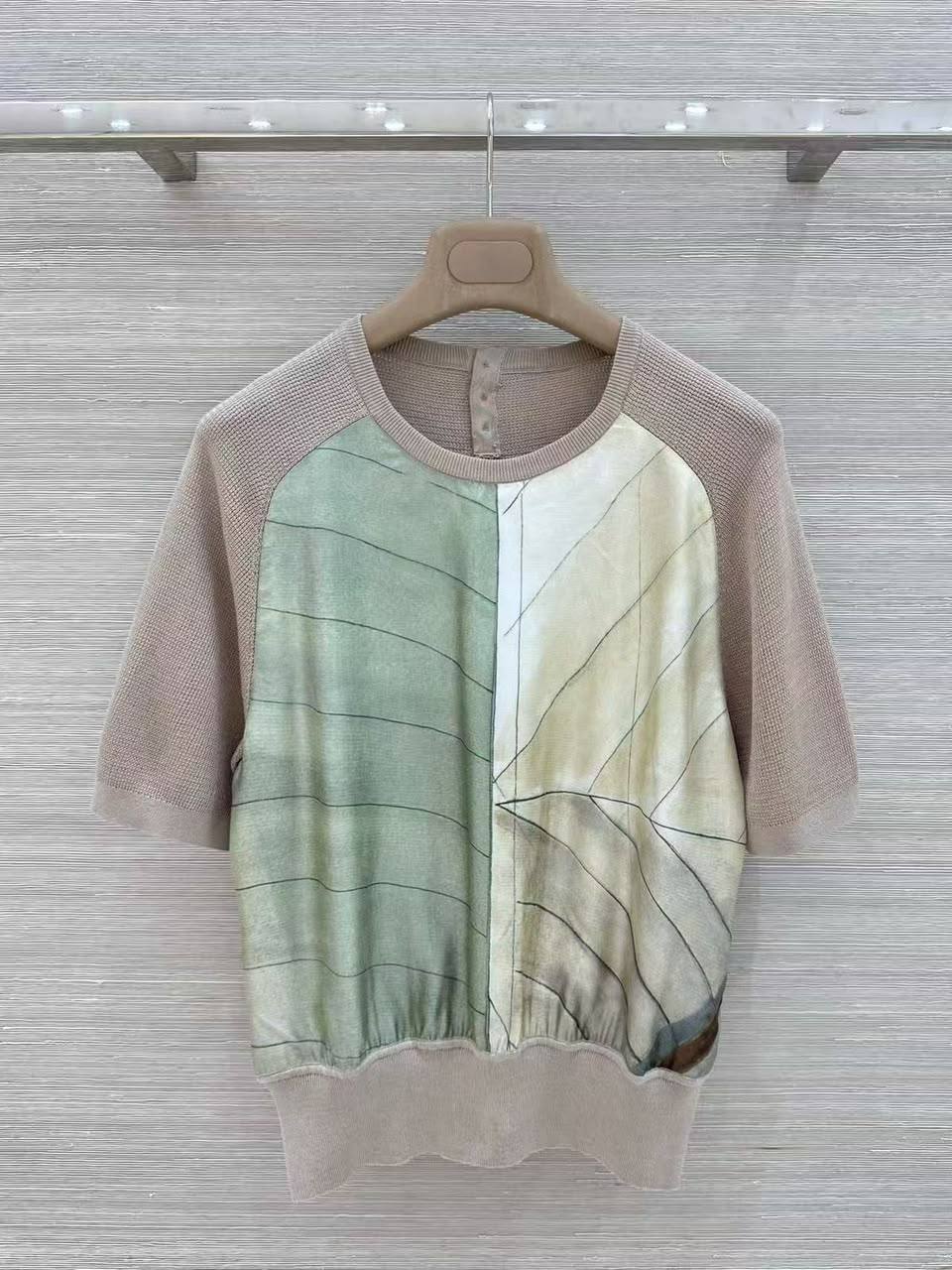 Loro piana 
✨VIP QUALITY 😍✨ 
       💯%silk
Size : 36-38-40-42
450 dhs🇦🇪🇦🇪

Zain287
♥️♥️♥️