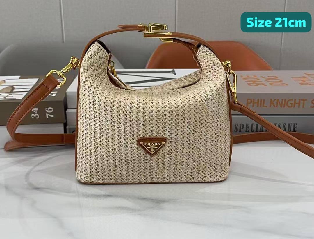 Prada
Good quality 
100 dhs✅✅

Zain186
♥️♥️♥️