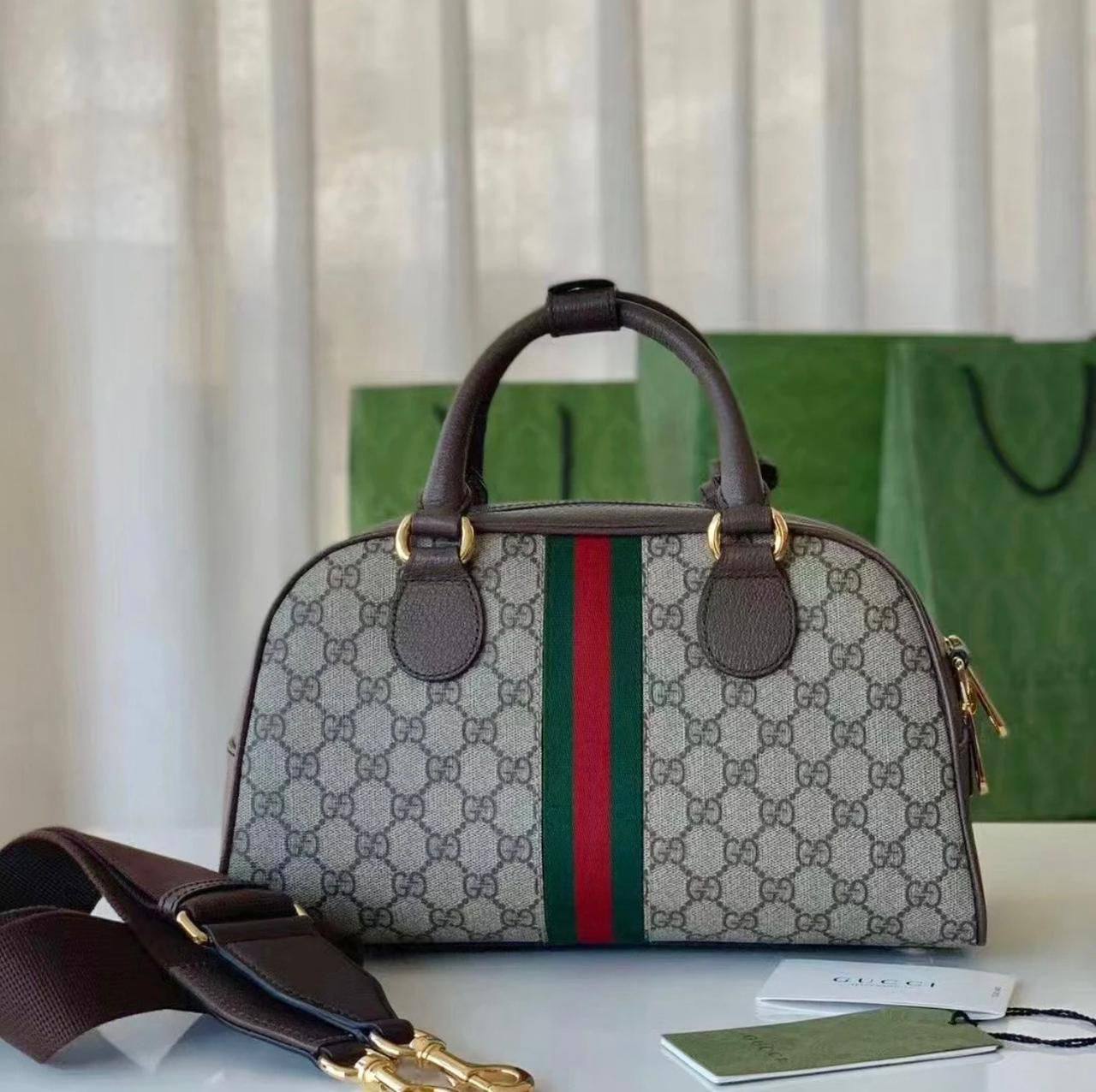GUCCI 
NEW CAME HIGH QUALITY 


WITH BOX 
🎁🎁🎁

125 dhs💚


Zain39
♥️♥️♥️
