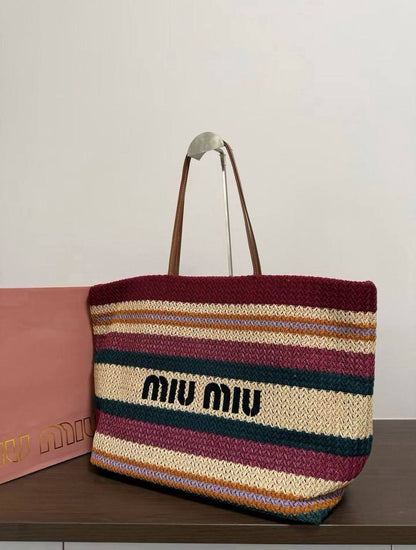 Super master

Lv
Chanel
Miu miu 

Zain313

For price contact whatsapp

00971507557372
♥️♥️♥️