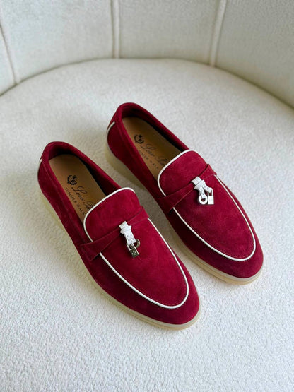 Loro Piana
Super *AAA* *+* Quality 💯 
With original packing🎁🎁
SIZE:36and41
Available now
450 dhs✅

Zain309
♥️♥️♥️