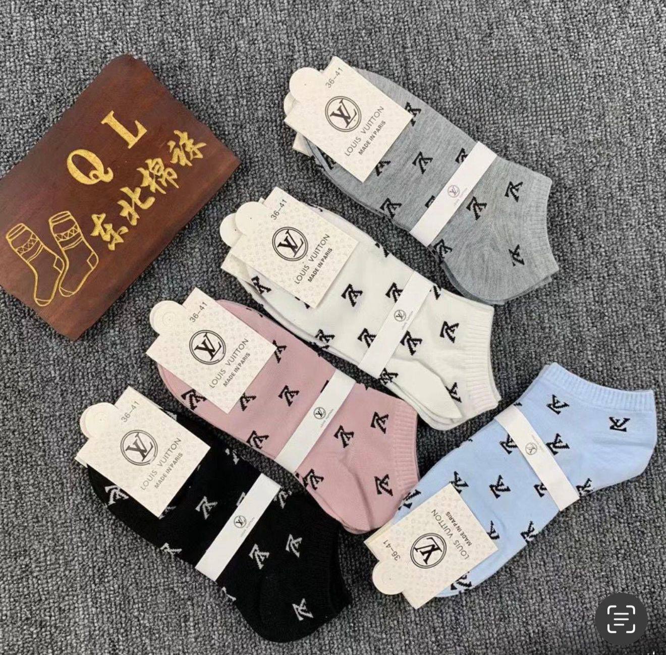 Socks
One packet
30 dhs🌺

Zain93
♥️♥️♥️