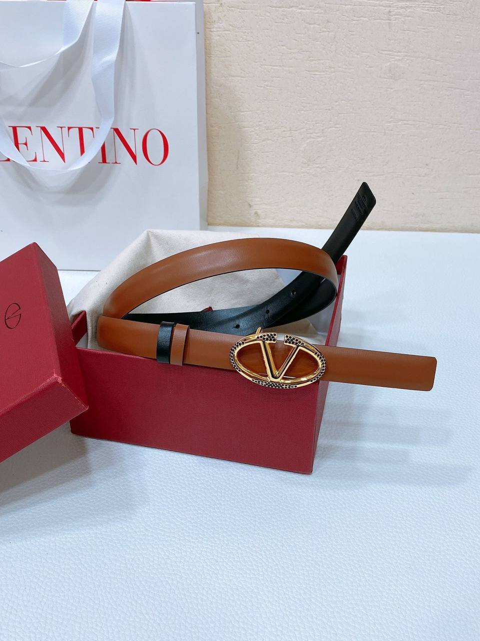 Valentino
*💕2.cm💕*
💞*Master quality*💞
280 dhs🪙🌺

Zain164
♥️♥️♥️