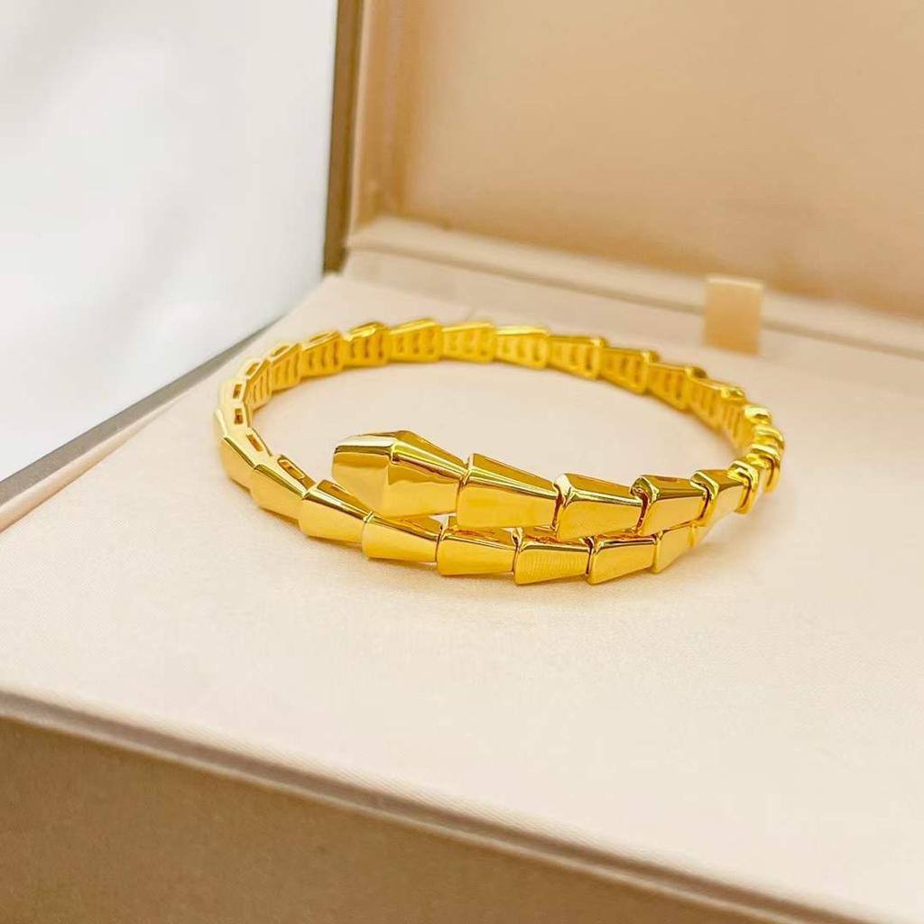 BVLGARI BANGLE 
85 dhs🪙🌨️

Zain89
♥️♥️♥️