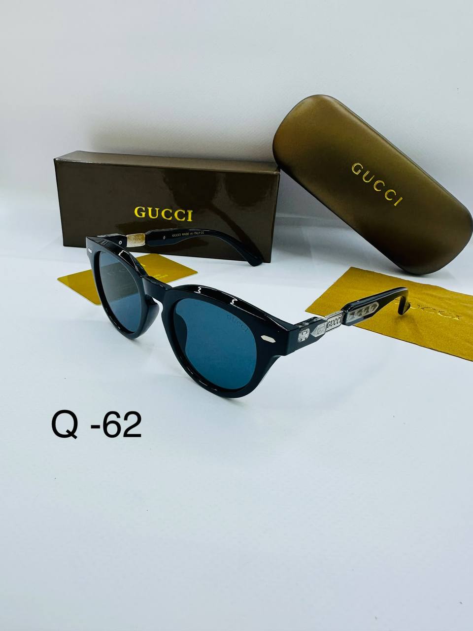 Sunglasses 🕶️*
New stock 💥
good quality 💯
Copy one 1️⃣ 
With master box 🗃️ 
50 dhs💛

Zain216
♥️♥️♥️