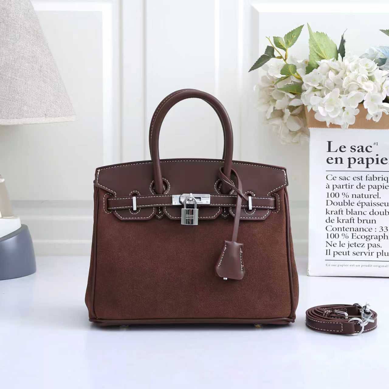 HERMES 
25cm
110 dhs🪙🌨️ 

Zain254
♥️♥️♥️