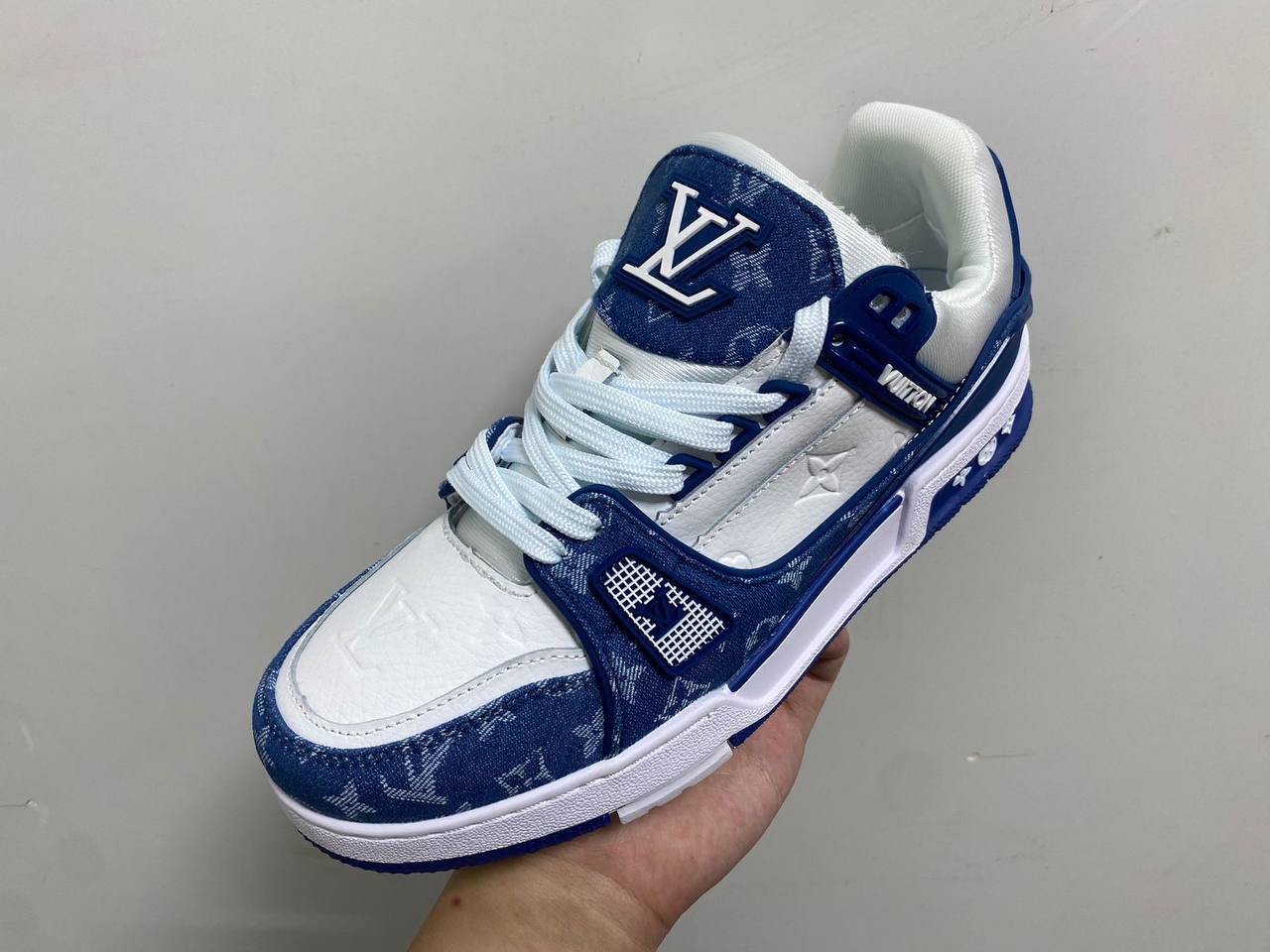 LV Trainers ‘Blue and white’💙🤍
36-45 AVAILABLE🤩
230 dhs✅

Zain242
♥️♥️♥️