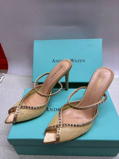 Andrea Wazen
Size 36-41
120 dhs✅

Zain145
♥️♥️♥️
