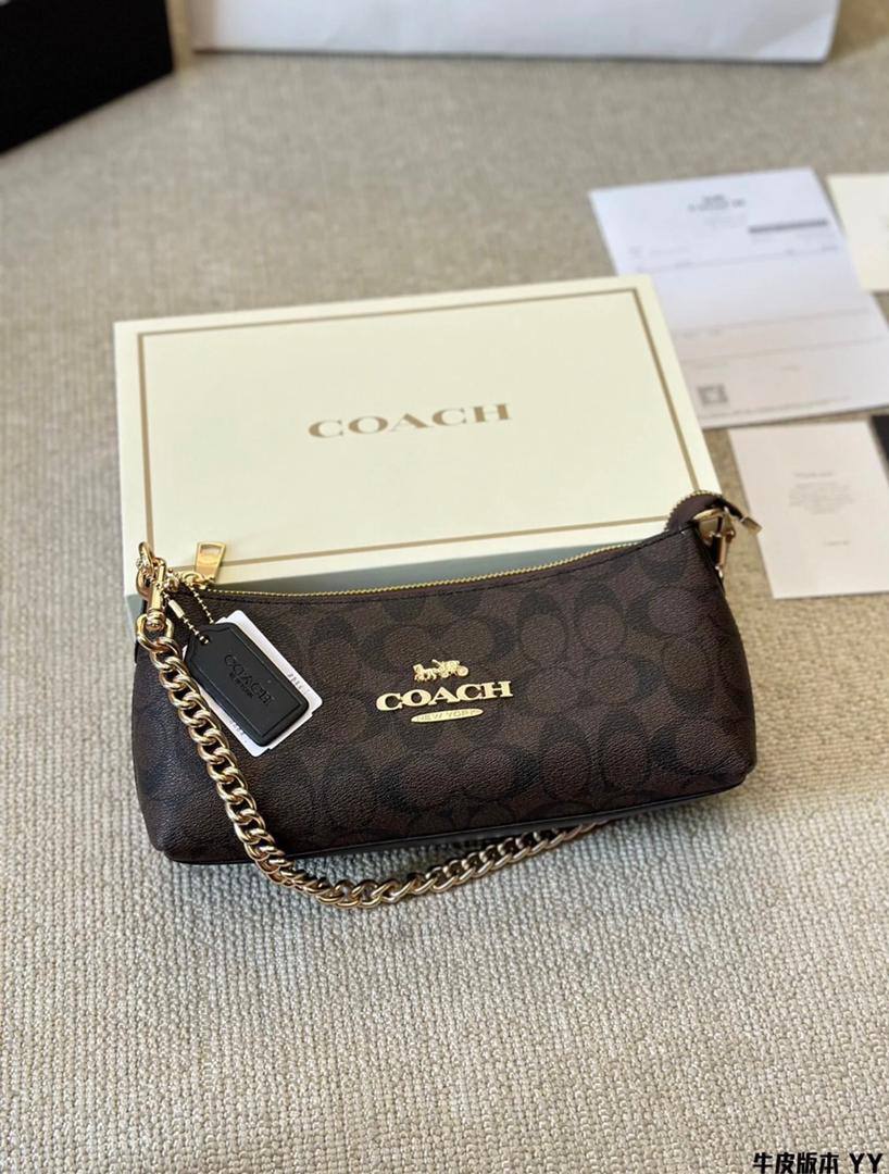 Coach 

85 dhs🪙🌨️

with box
🎁🎁🎁

size 26×7×13cm

Zain213
♥️♥️♥️