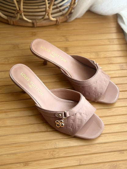 Chloe  - 𝗝𝗲𝗹𝗹𝘆 𝗧𝗣𝗨 𝗺𝘂𝗹𝗲𝘀
AA Quality
𝗦𝗶𝘇𝗲: 𝟯𝟲 𝘁𝗼𝗼 𝟰𝟭 
450 dhs🇦🇪🇦🇪

Zain303
♥️♥️♥️